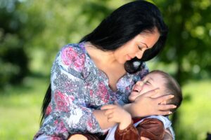 mother, son, bear-1363917.jpg